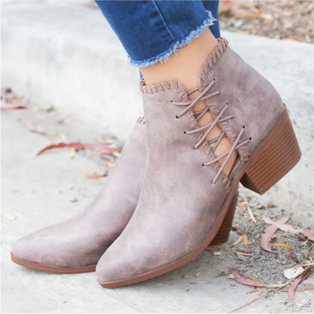 6, 10Light Brown Whipstitch On Bootie