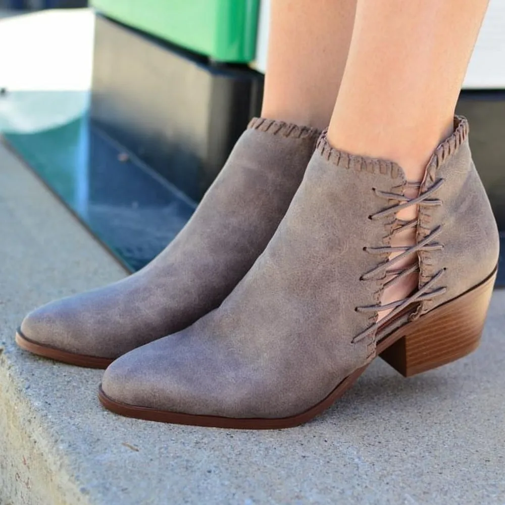 6, 10Light Brown Whipstitch On Bootie