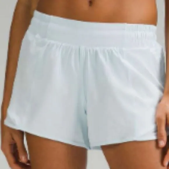 (6259) LULULEMON Hotty Hot Short (4&quot; ) White in Sz 8 *Loved *Powder Blue