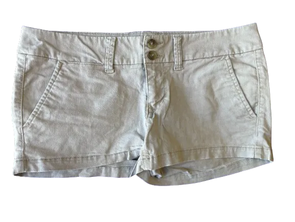 American Eagle Cream Stretch Cotton Shorts