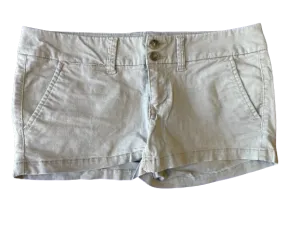 American Eagle Cream Stretch Cotton Shorts
