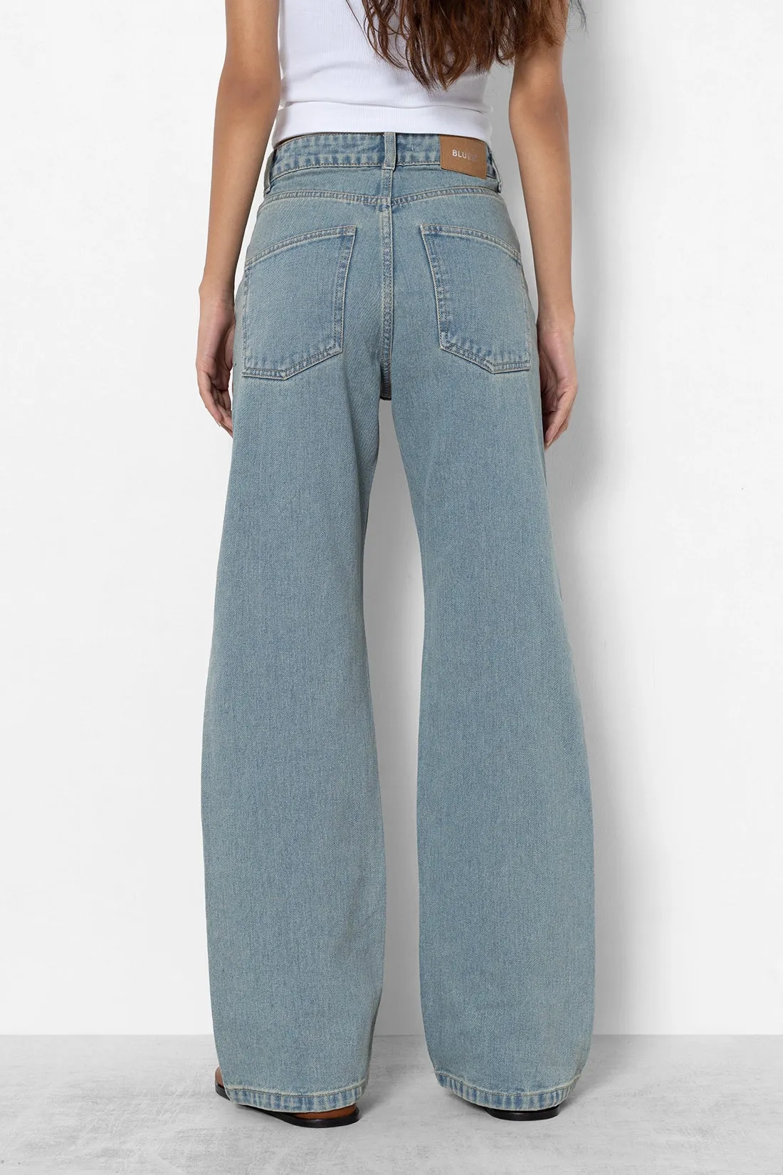 B012 Straight Leg Jeans