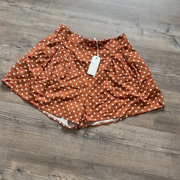 By Together Polka Dot High-Rise High Waist Pleated Shorts in Camel NWT size M