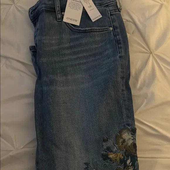 Chico's So Slimming Floral Embroidered Blue Ankle Jeans- Brand New Size 8R