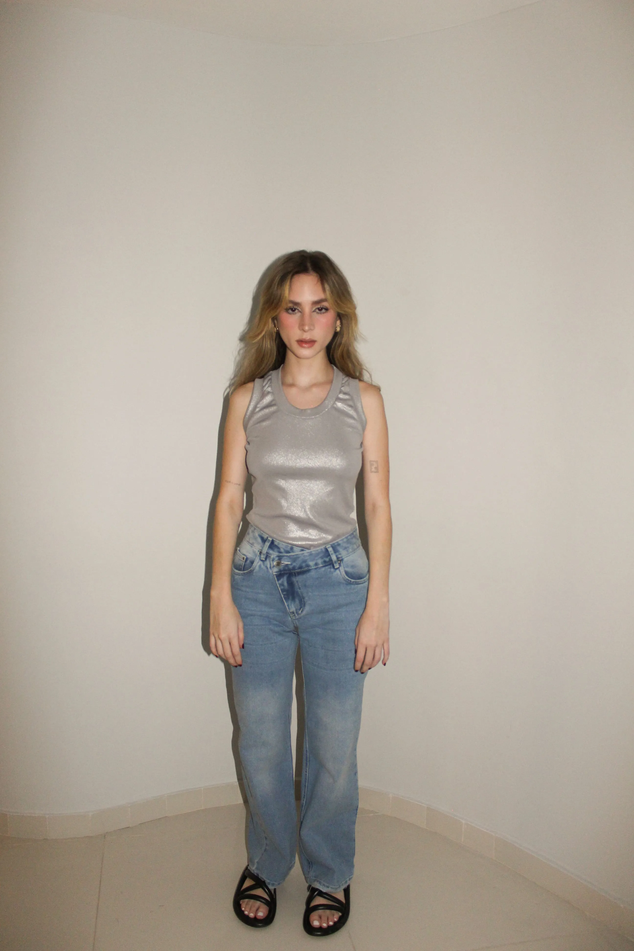 Criss-cross Jeans