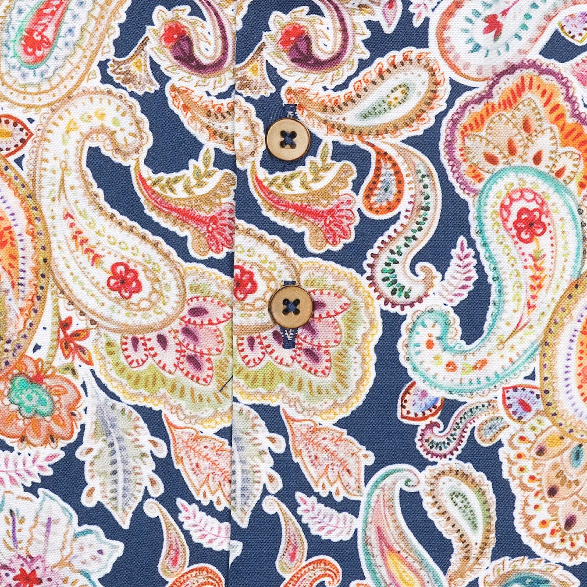 Extra long sleeves. Paisley stretch shirt