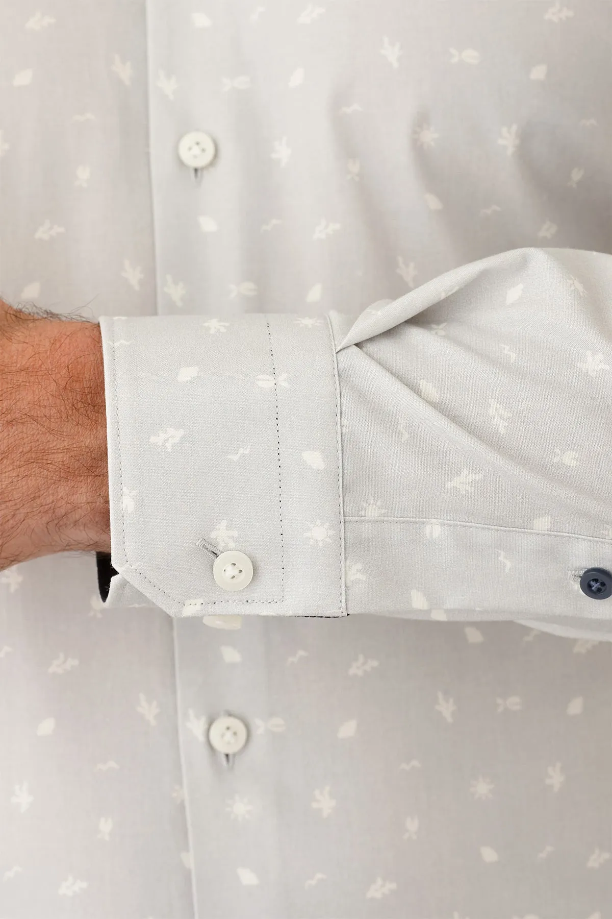 Gibson | Motion Cut Out Ditsy Shirt