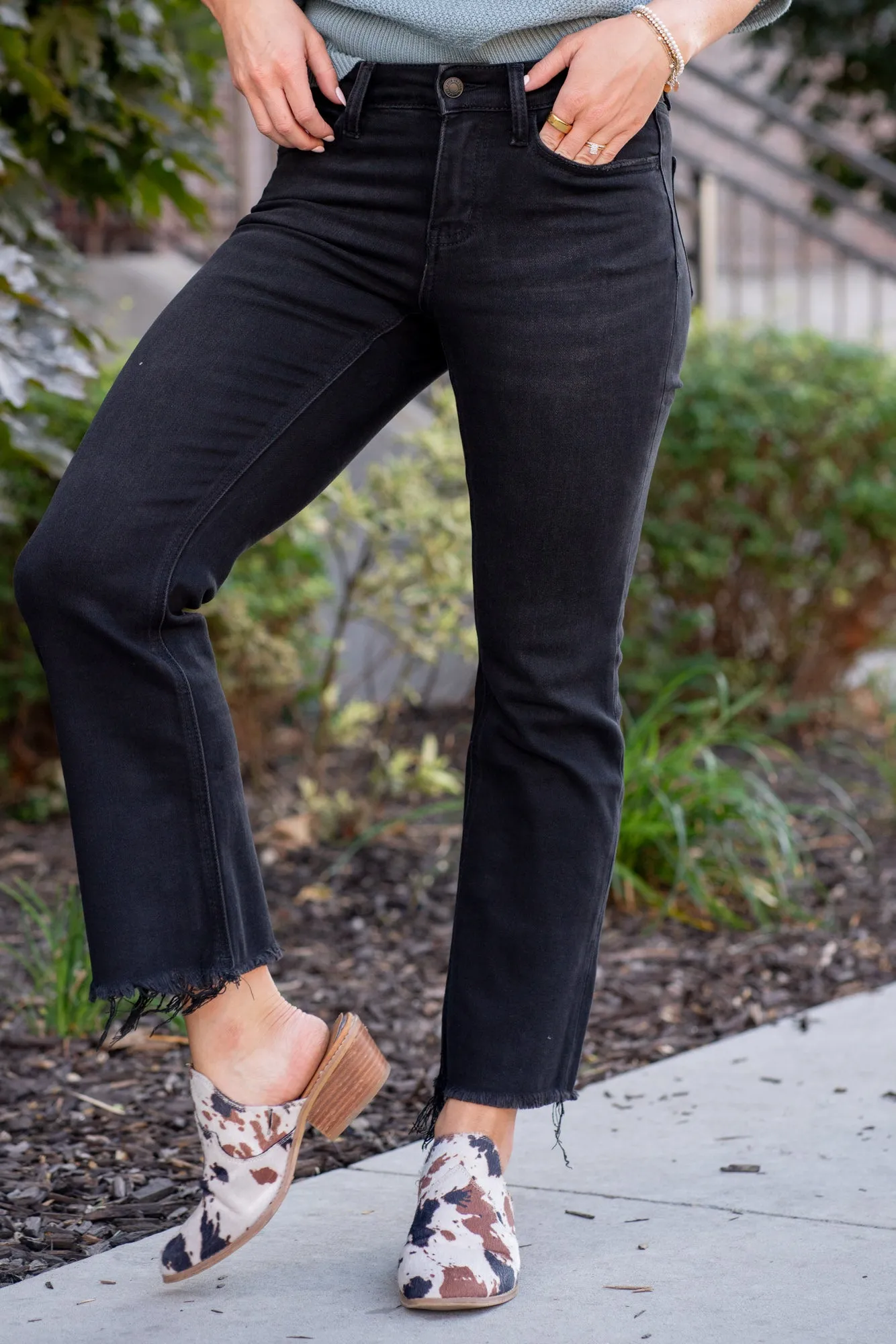 Grandeur Mid Rise Raw Hem Cropped Flare