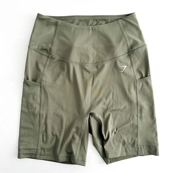 Gymshark M/L Pocket Shorts &amp; Strap Feature Bra