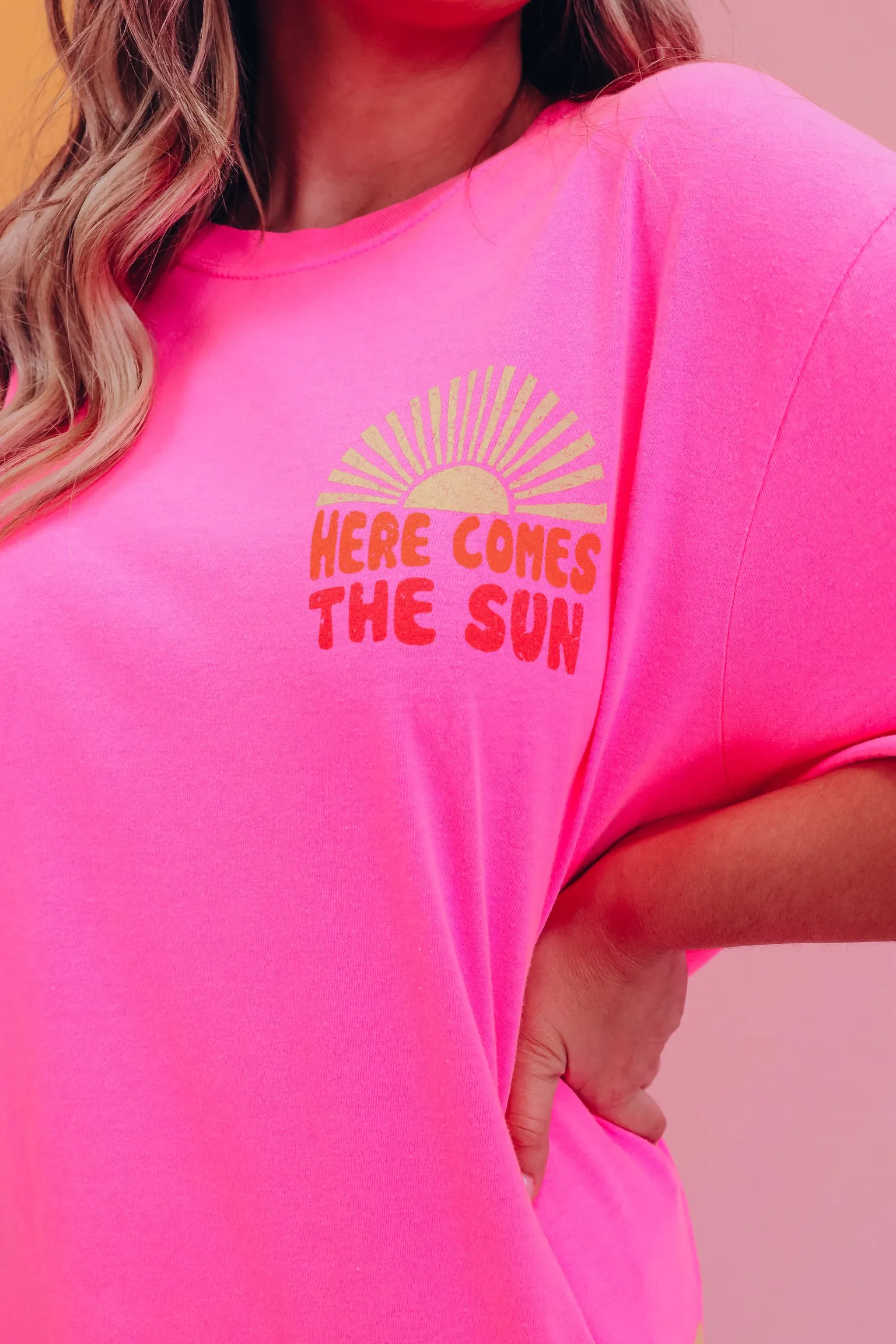 Here Comes The Sun Oversized Graphic Tee - Neon Pink