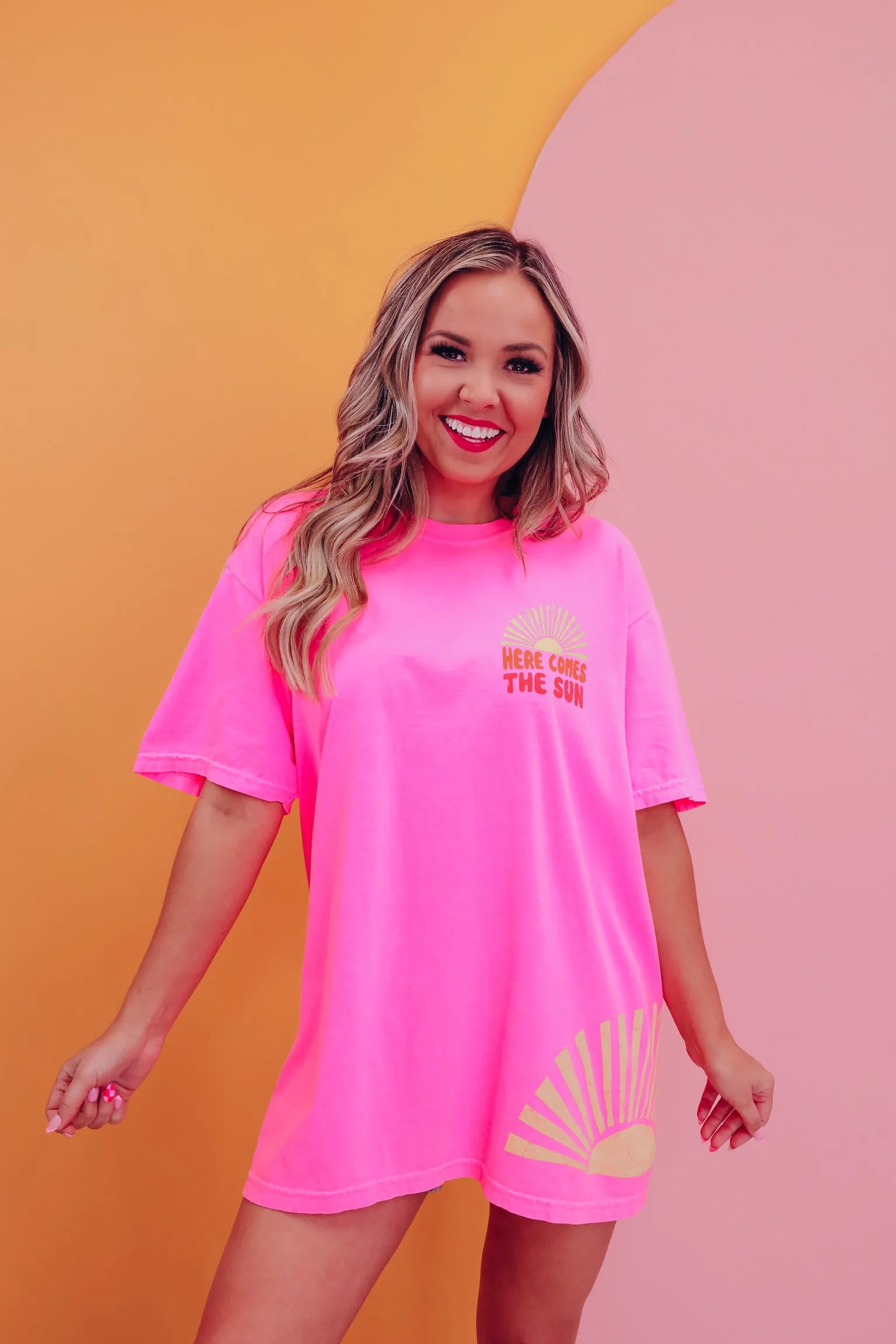 Here Comes The Sun Oversized Graphic Tee - Neon Pink