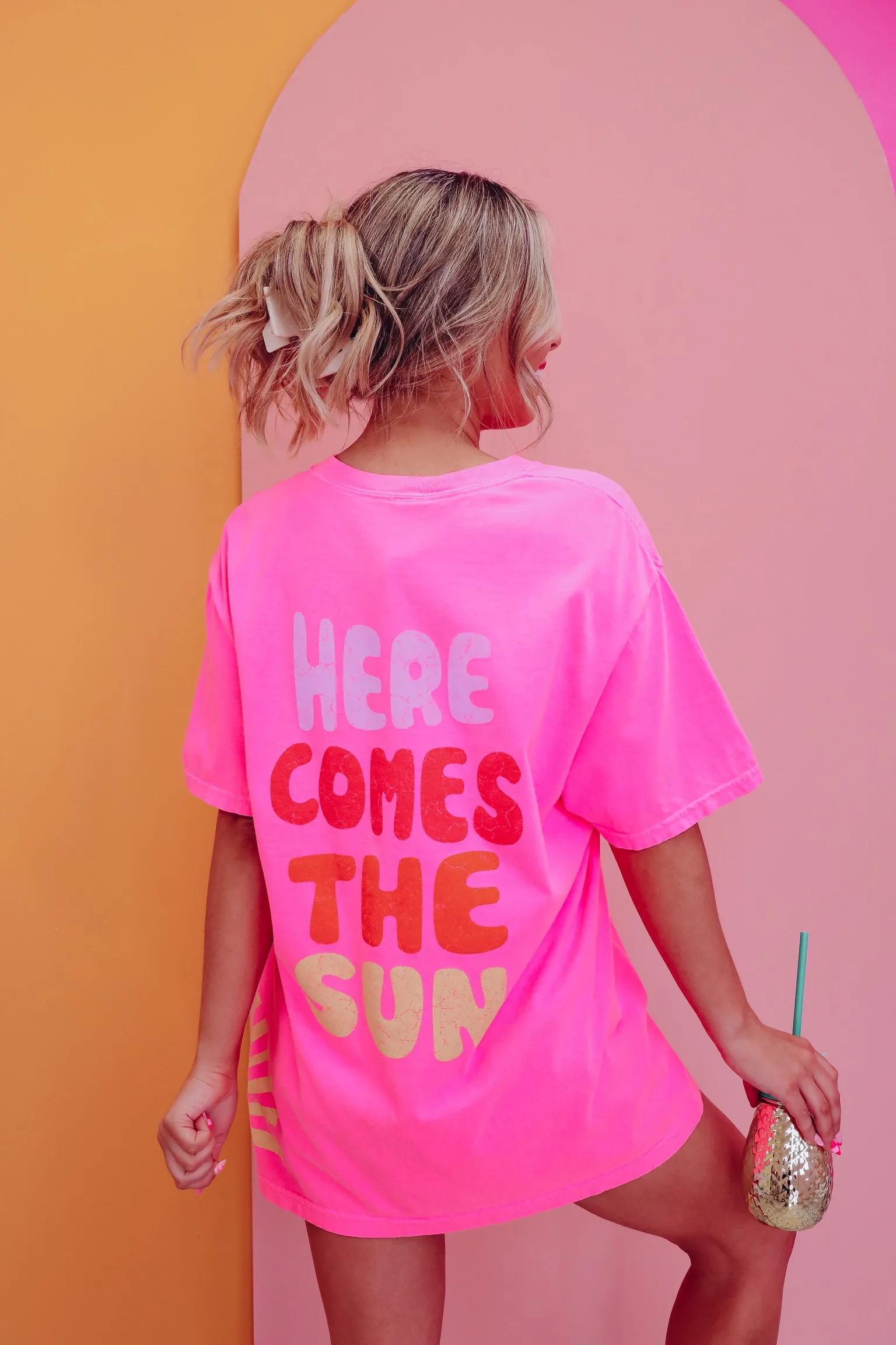 Here Comes The Sun Oversized Graphic Tee - Neon Pink