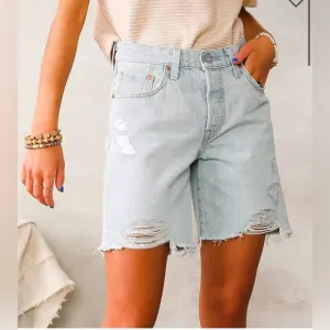 Levi's Premium 501 MID THIGH WOMEN'S SHORTS 31