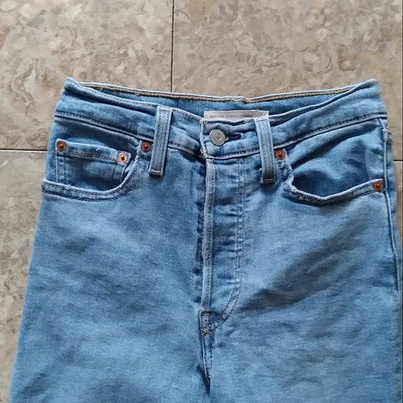 Levi's Ribcage Straight Ankle jeans, size 24