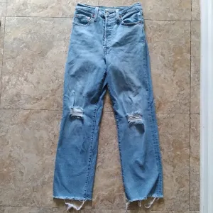 Levi's Ribcage Straight Ankle jeans, size 24