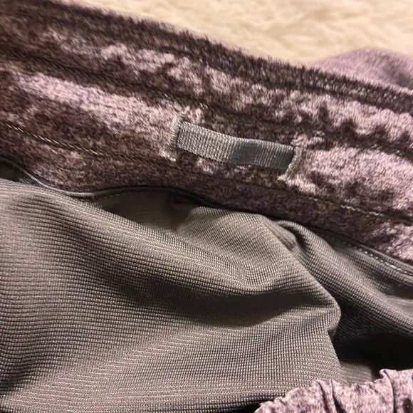 Lululemon Hotty Hot Short Il * Long 4” Heather Lux Multi Black size 2 Tall