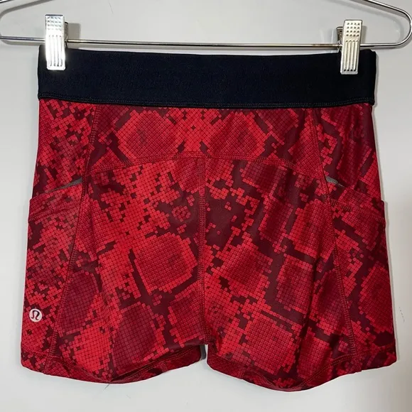 Lululemon What The Sport Short Mini Ziggy Snake Red Tide Cranberry 4 Run Gym