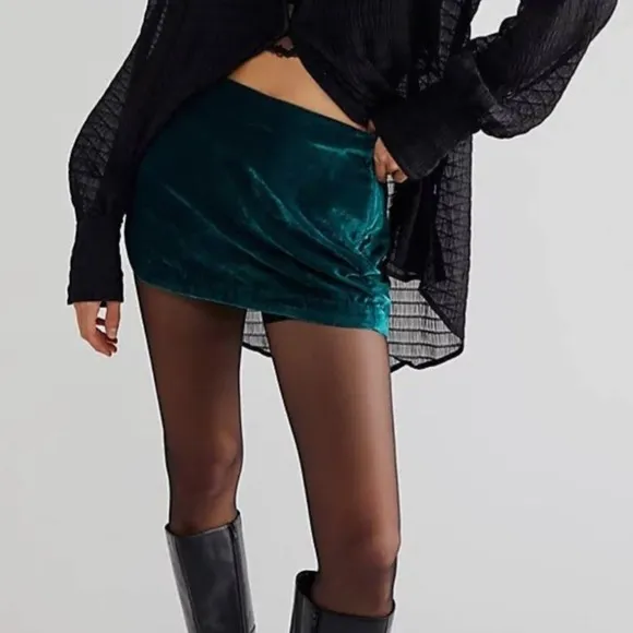 NWT Free People Annalise Velvet Slit Hem Mini Skirt in Deep Teal