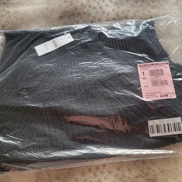 NWT J. Crew Relaxed Rollneck sweater, XXS