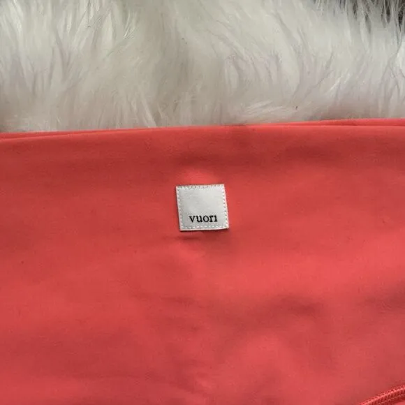 NWT Vuori Studio Pocket Short in Grapefruit Size Large