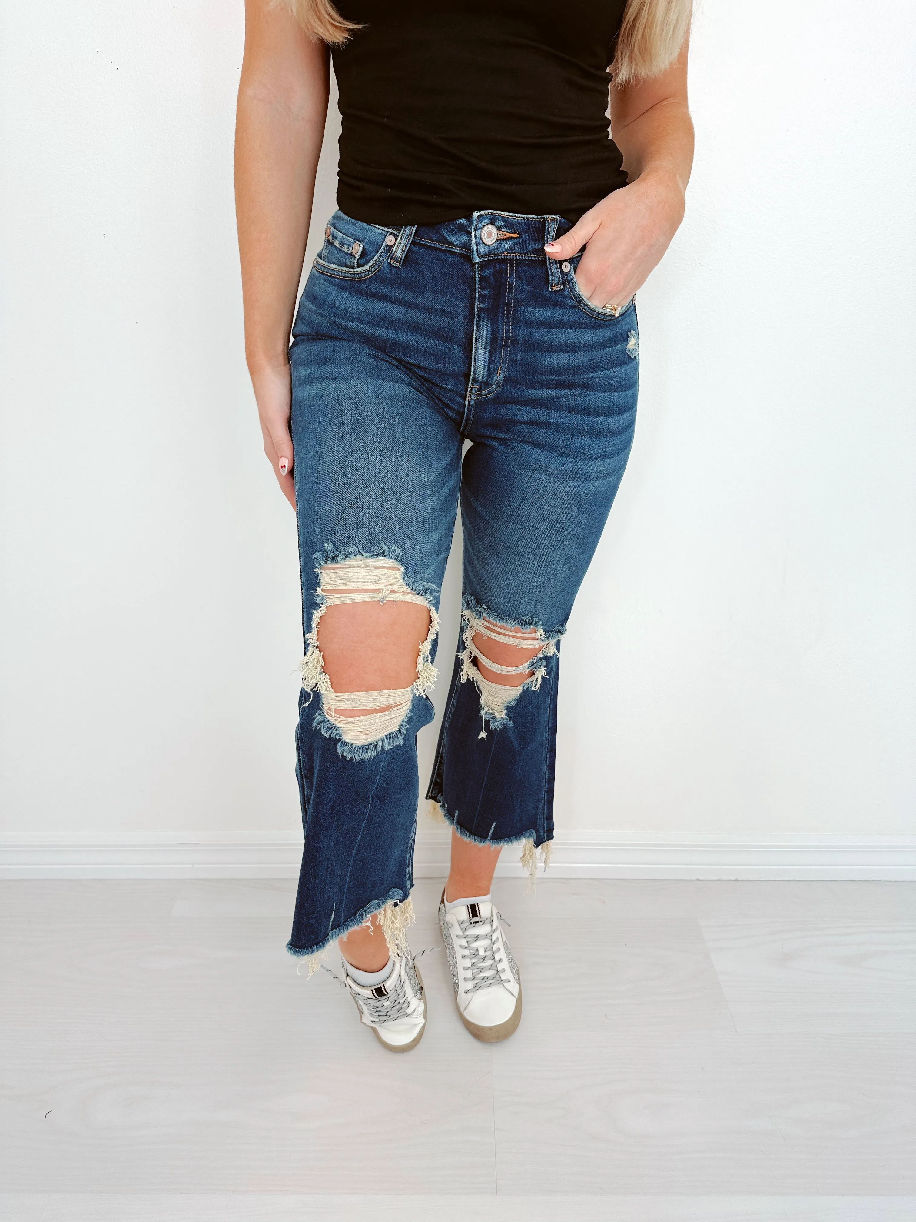 Riya Raw Hem Distressed Cropped Jeans