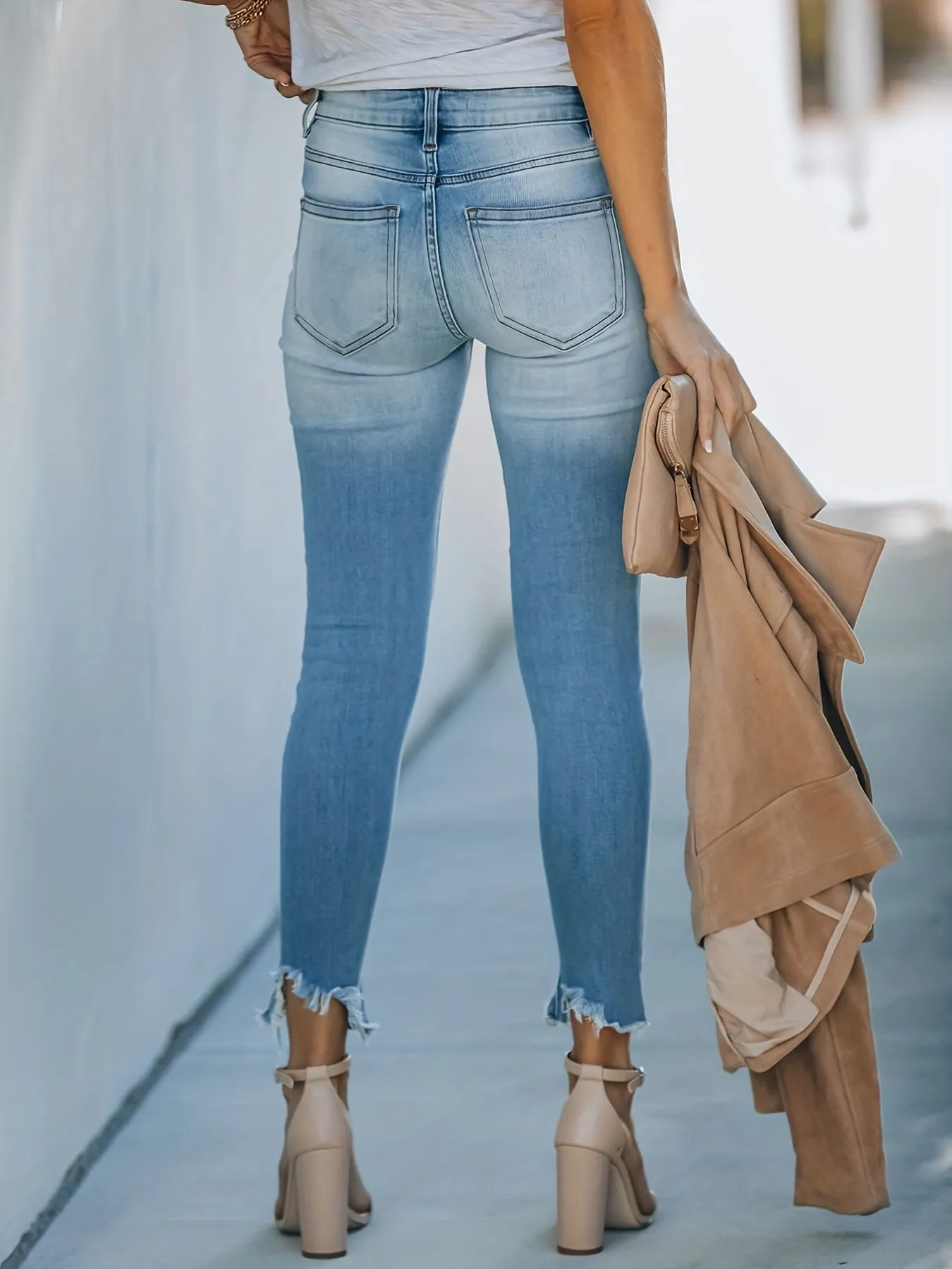Sariah | High-Waisted Knop Jeans