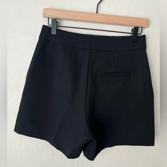 Spanx the perfect A Line shorts black medium NWT