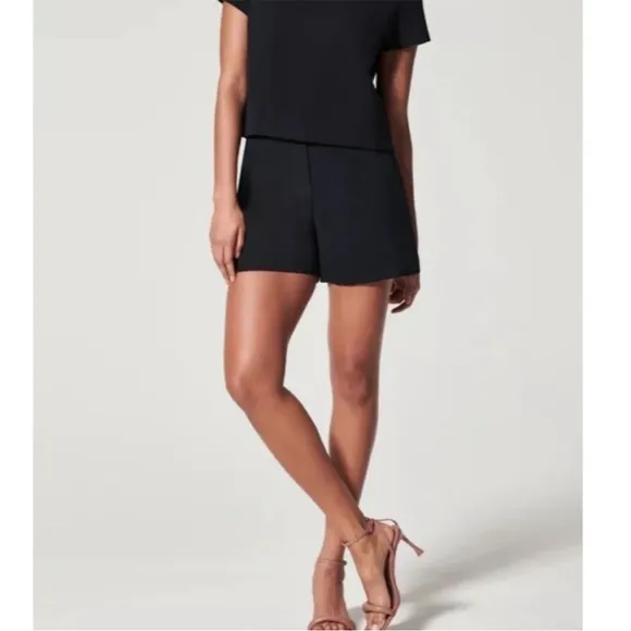Spanx the perfect A Line shorts black medium NWT