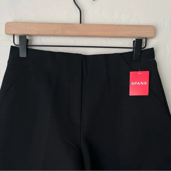 Spanx the perfect A Line shorts black medium NWT