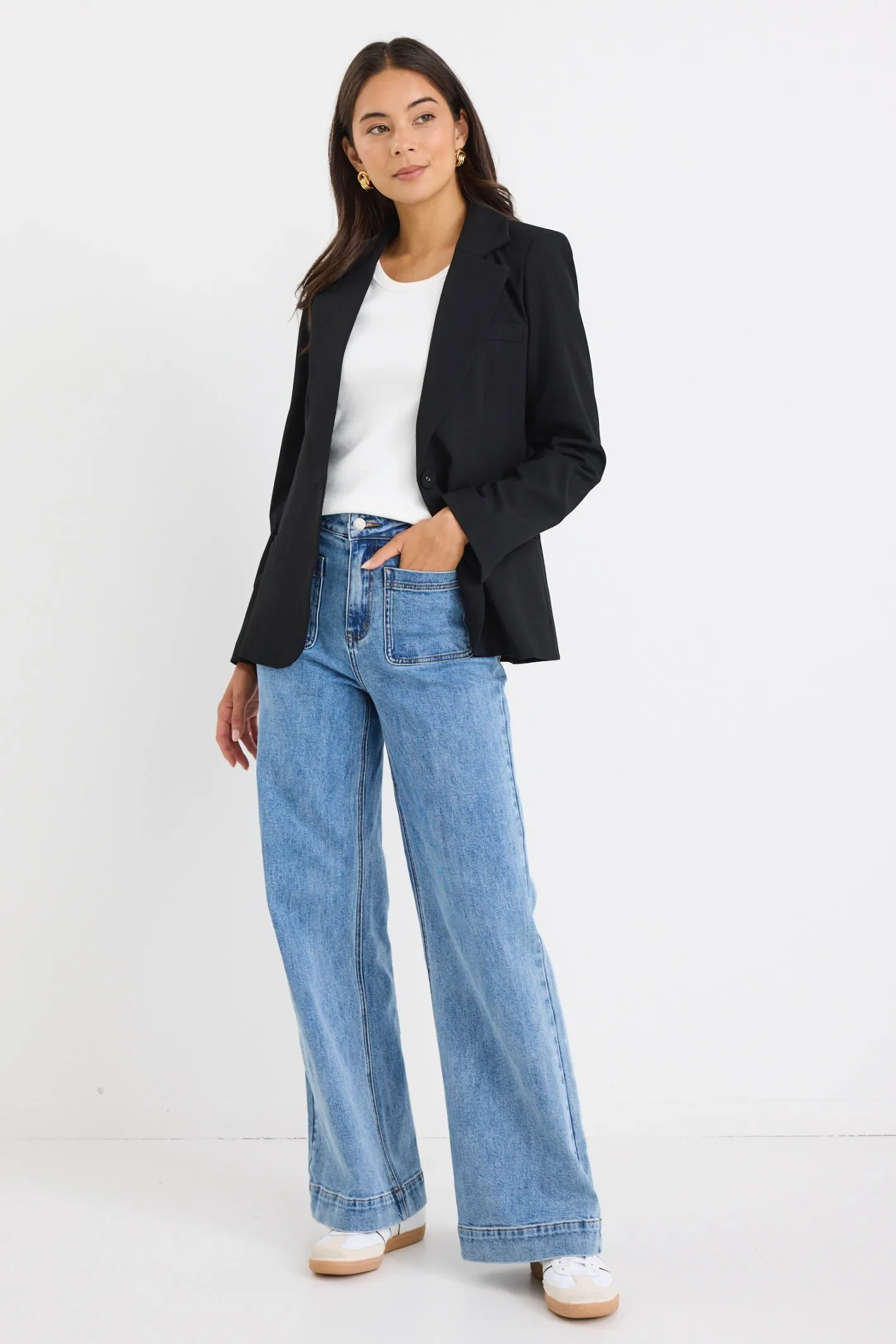 Suave Black Fitted Short Blazer