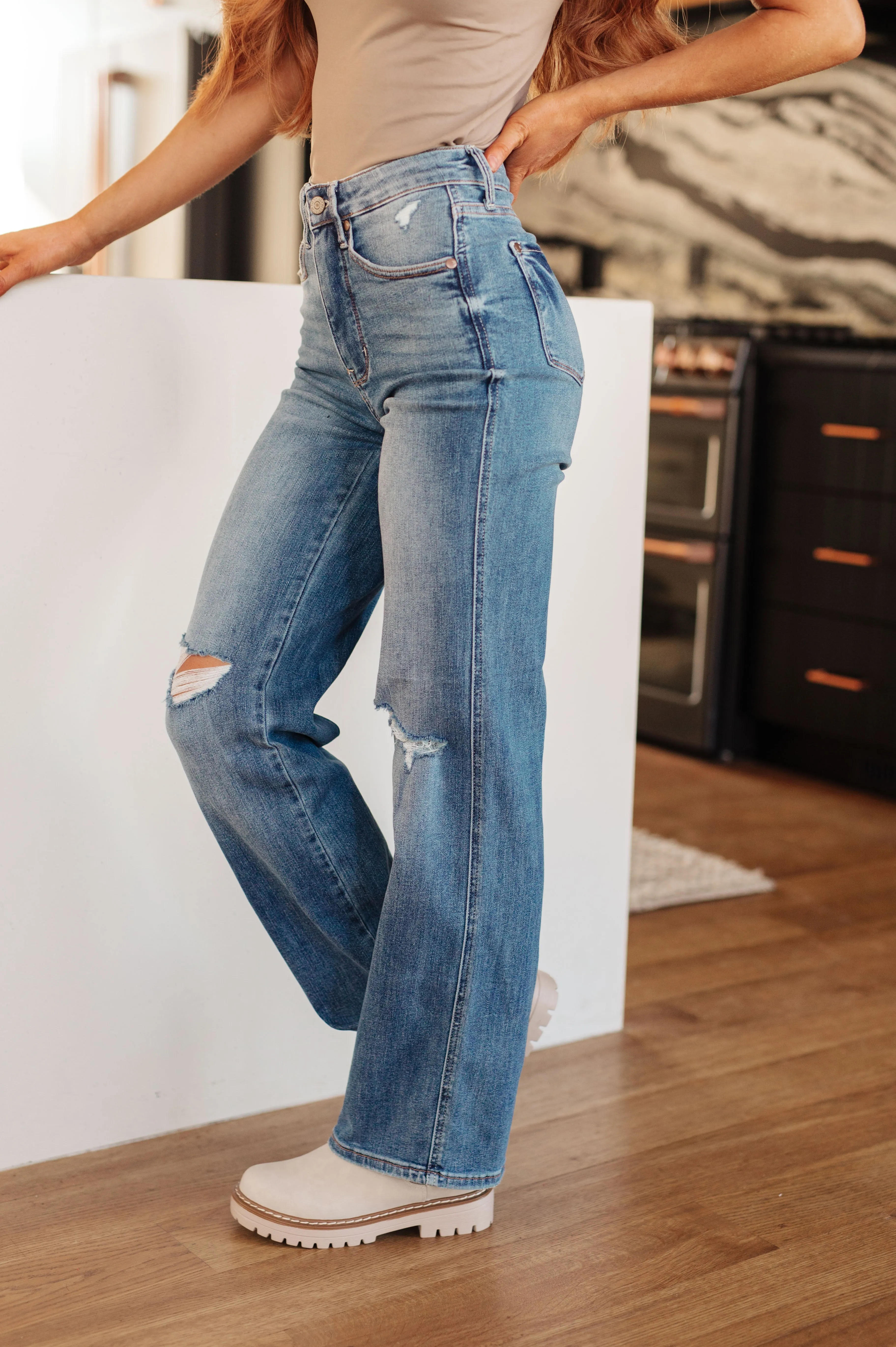 sz 7 The Simmons- Tummy Control Judy Blue Straight Leg Jeans