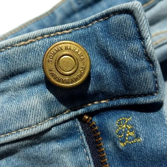 Tommy Bahama Slim Boyfriend Mid Rise Distressed Light Wash Jeans Blue Size 26