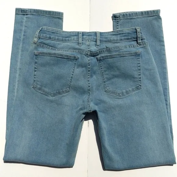 Tommy Bahama Slim Boyfriend Mid Rise Distressed Light Wash Jeans Blue Size 26
