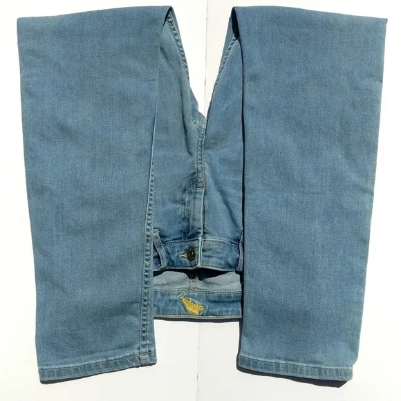 Tommy Bahama Slim Boyfriend Mid Rise Distressed Light Wash Jeans Blue Size 26