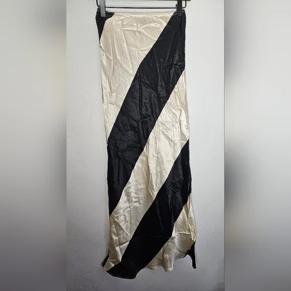 TOPSHOP Large Stripe Satin Floor Length Maxi Skirt Size 4