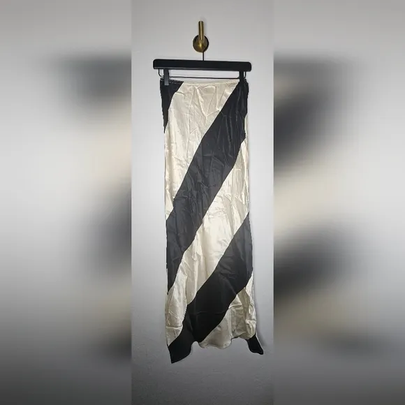 TOPSHOP Large Stripe Satin Floor Length Maxi Skirt Size 4