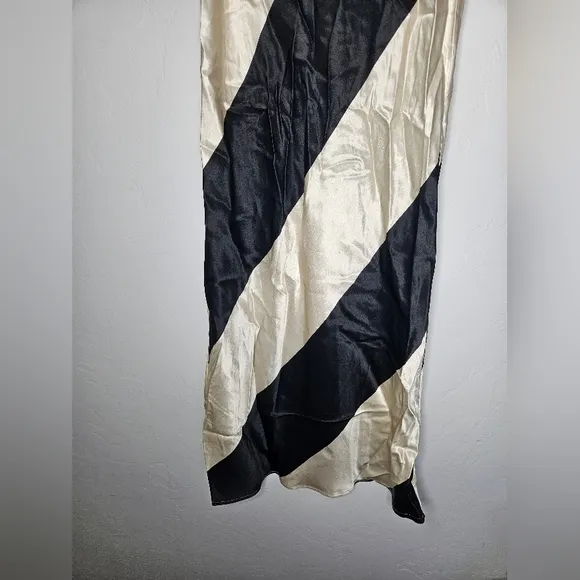 TOPSHOP Large Stripe Satin Floor Length Maxi Skirt Size 4