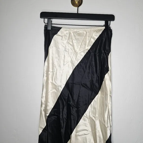 TOPSHOP Large Stripe Satin Floor Length Maxi Skirt Size 4