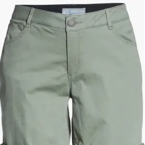 Wit &amp; Wisdom 'Ab'Solution Stretch Cotton Shorts in Lipd-Lili Pad Green Size 16
