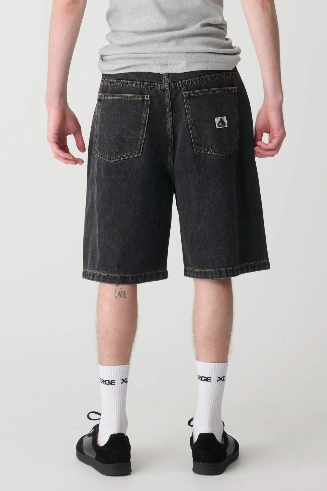 XLARGE  BULL DENIM 91 SHORT WASHED BLACK